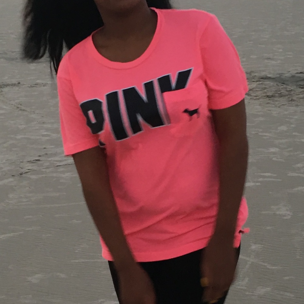 Vs pink shirt